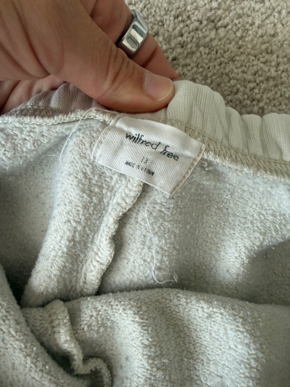 Wilfred Aritzia Cream Relaxed Fit Sweatshorts - Picture 3 of 7